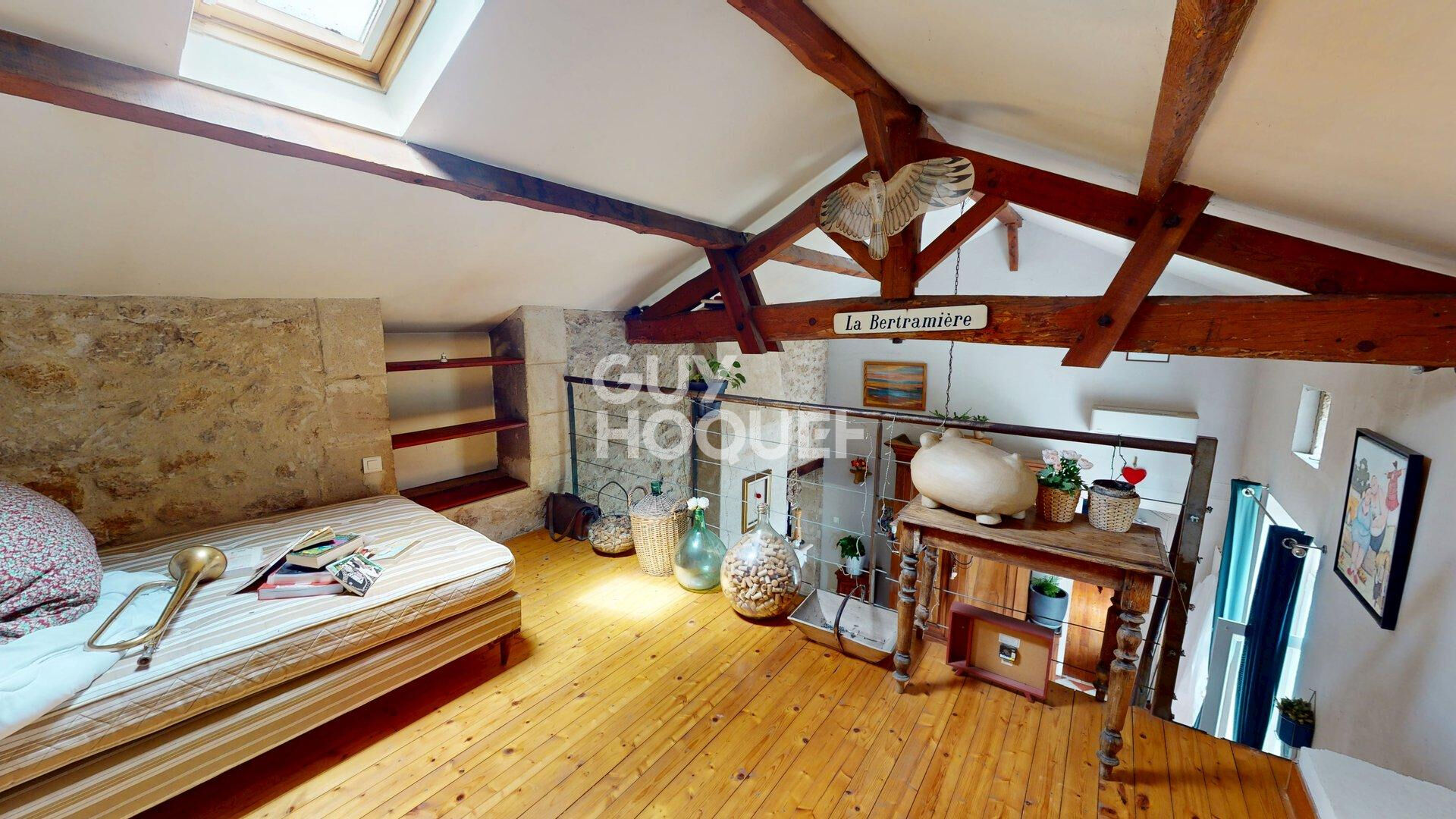 Maison en pierre, piscine, garage