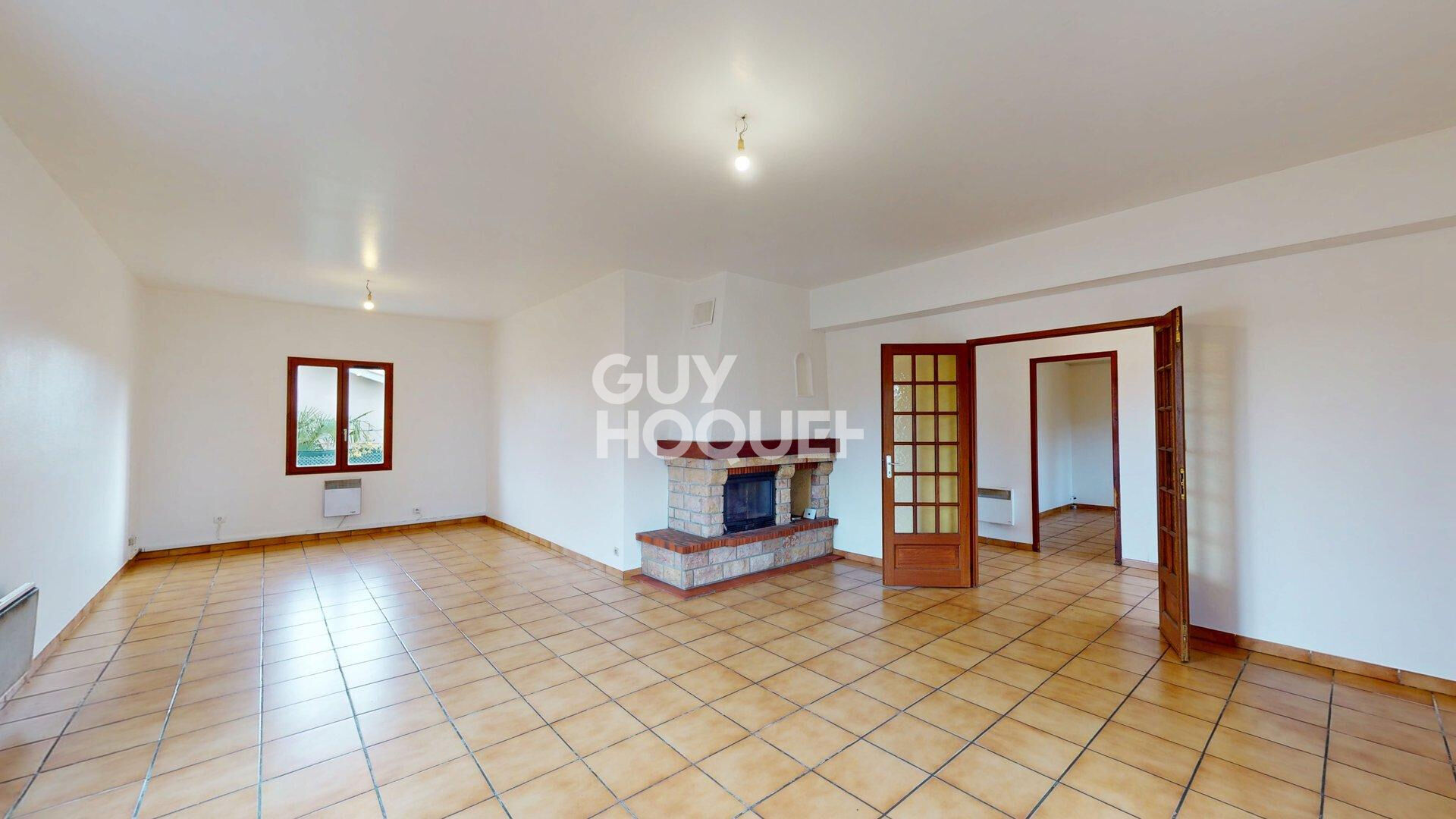 Maison spacieuse à vendre - 3 chambres et grand garage