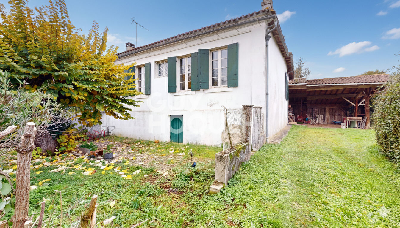 Maison à renover, sur grand terrain de 1100 m2