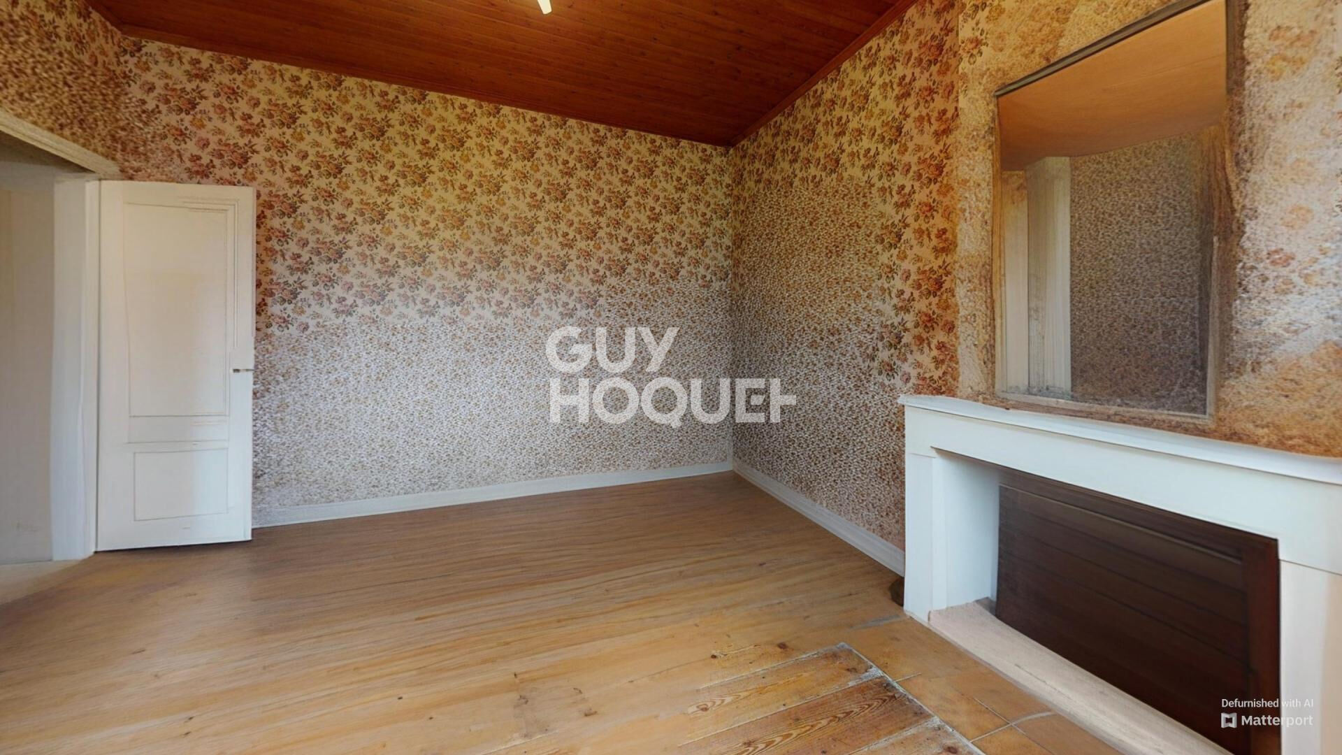 Maison à renover, sur grand terrain de 1100 m2