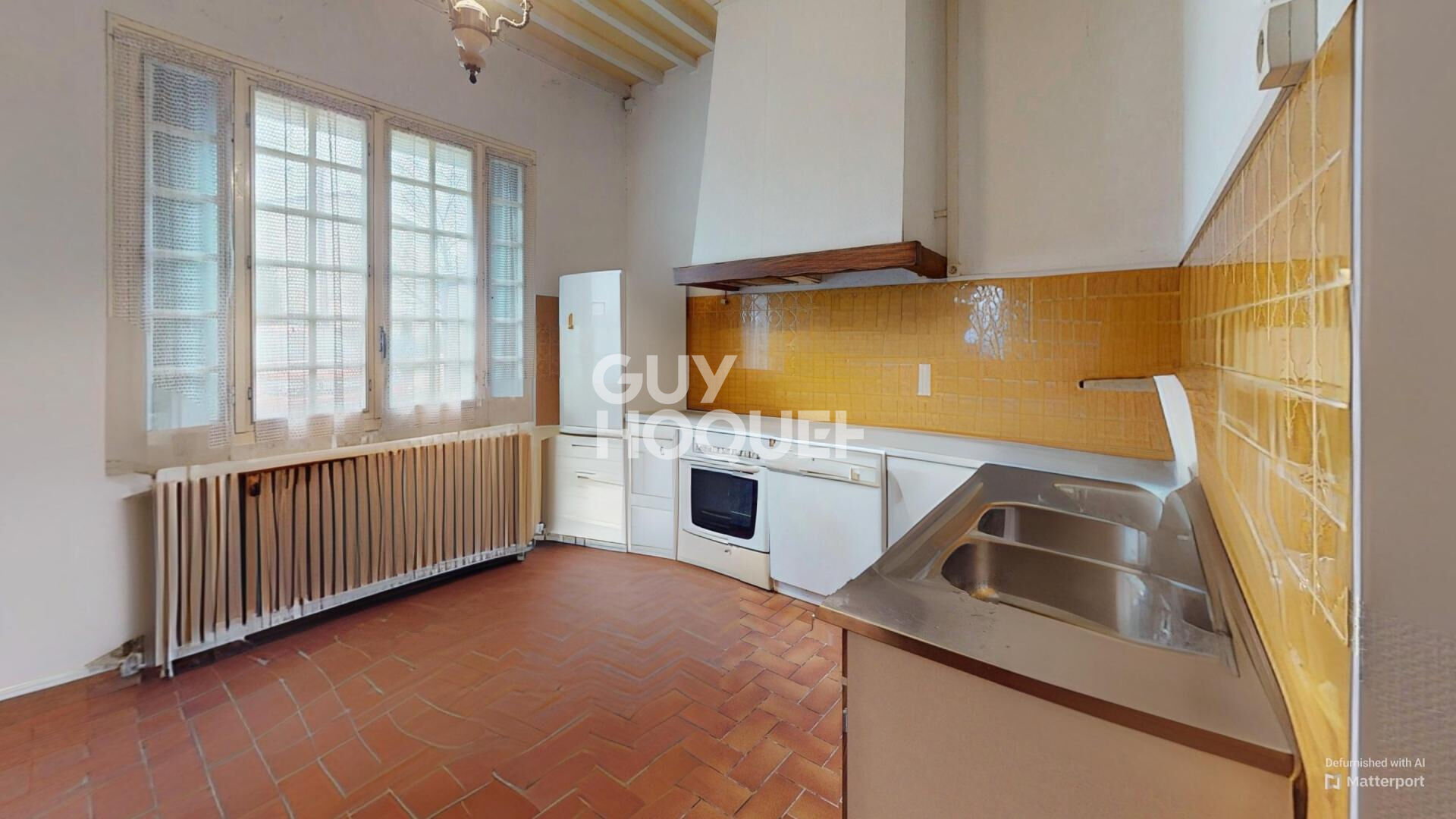 Maison à renover, sur grand terrain de 1100 m2