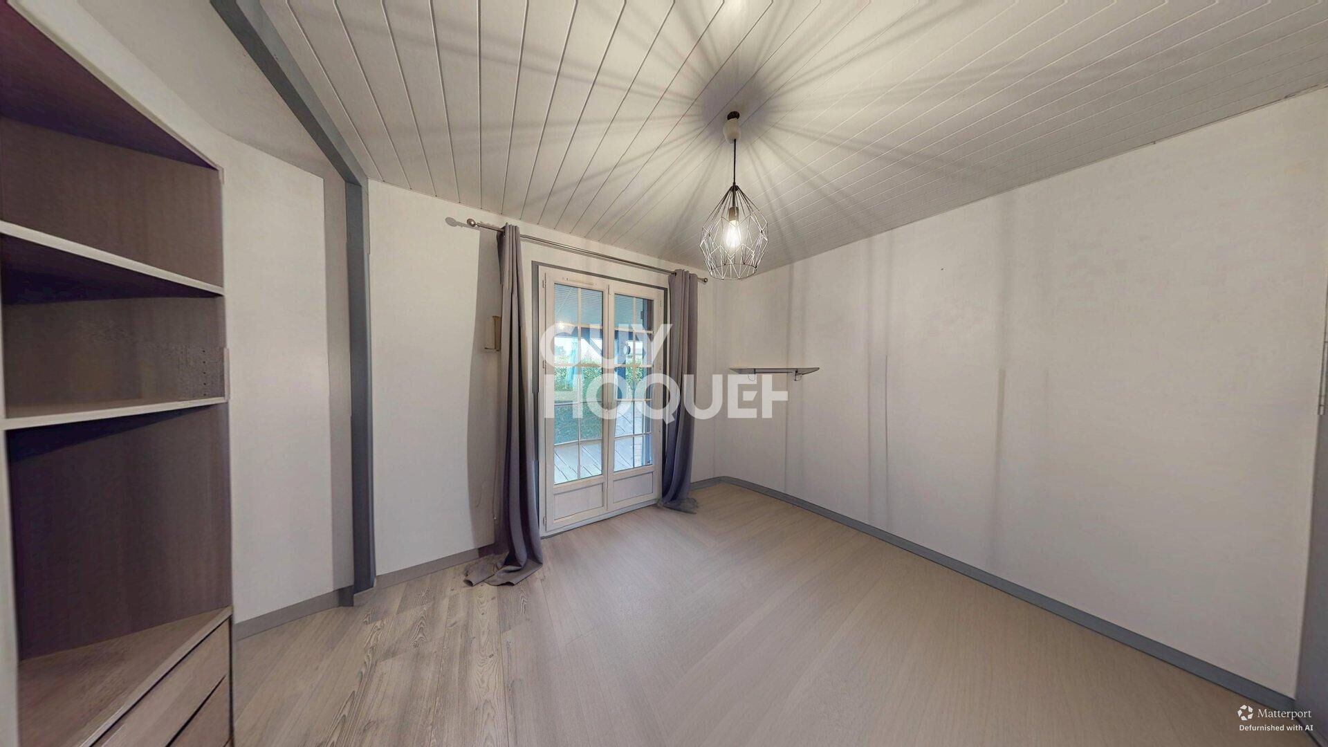 Maison 4 pièces à vendre au  Calme avec grand garage