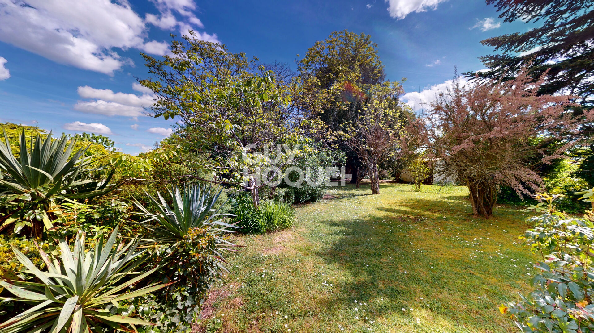 Maison de plain pied, au calme, garage, terrain constructible