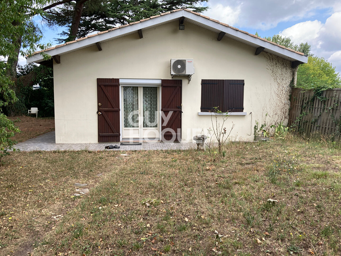 Dépendance de 100 m2 sur terrain de 1200m2