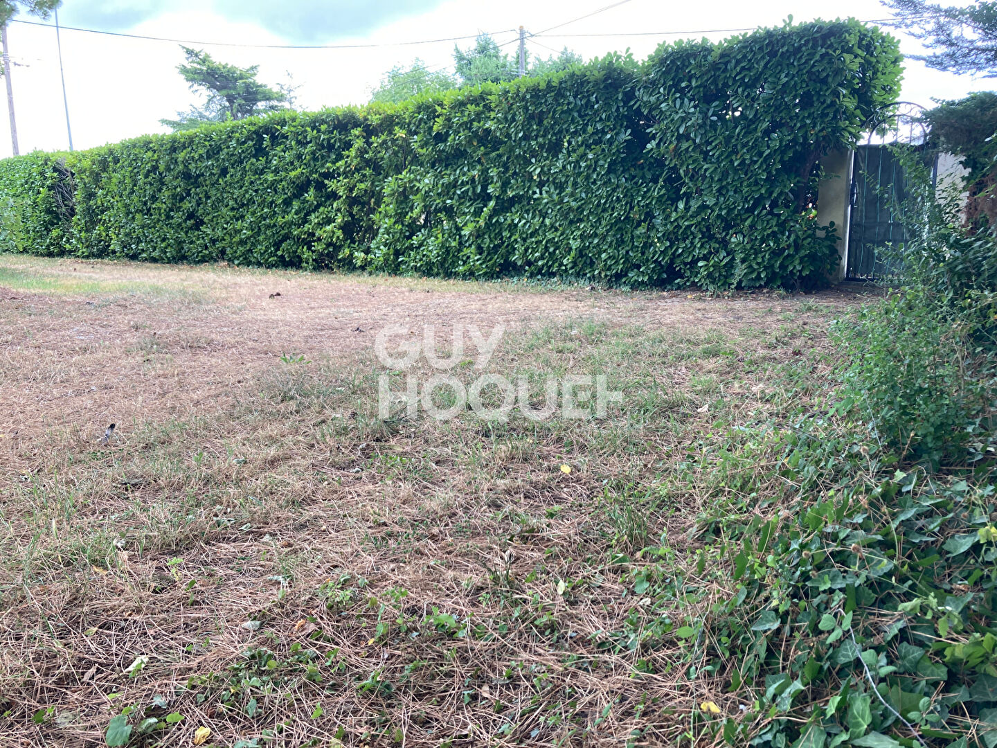 Dépendance de 100 m2 sur terrain de 1200m2