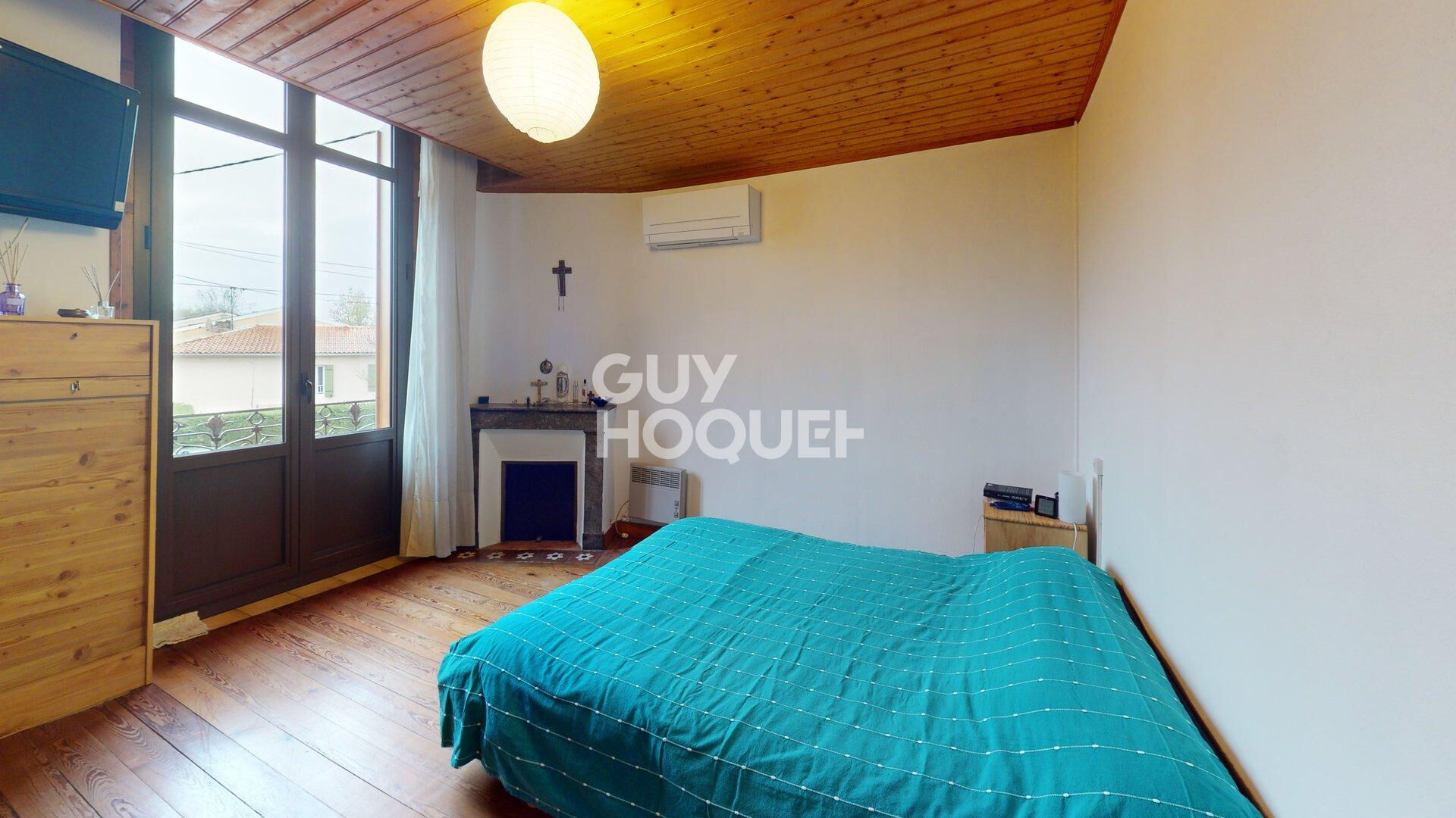 Maison en pierre, garage, jardins