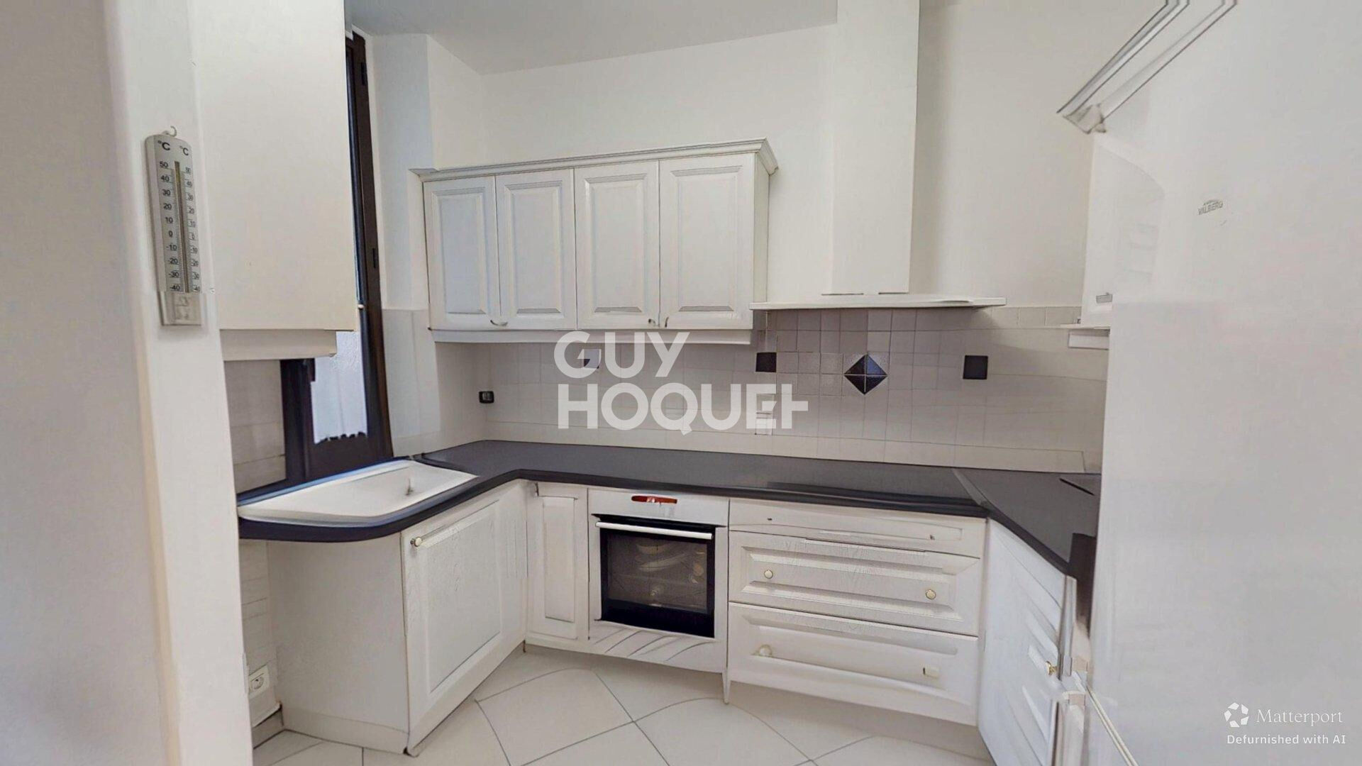 Maison en pierre, garage, jardins