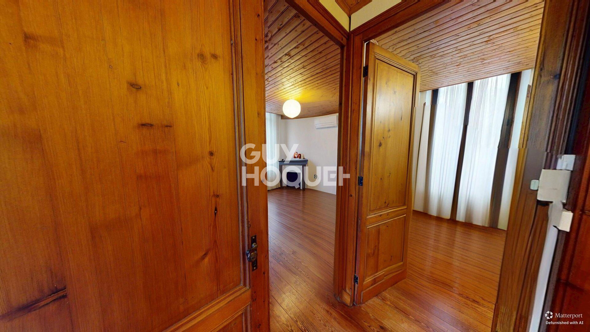 Maison en pierre, garage, jardins