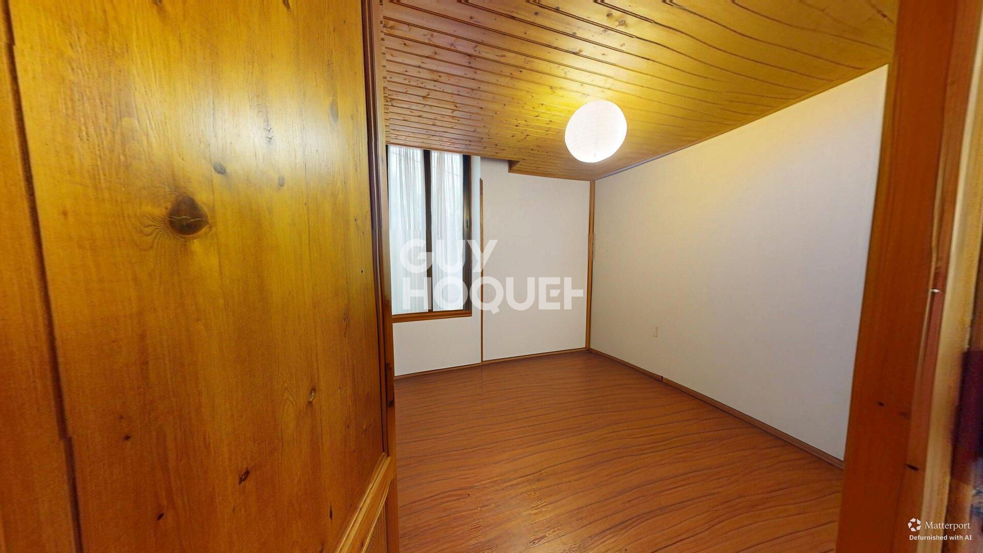 Maison en pierre, garage, jardins