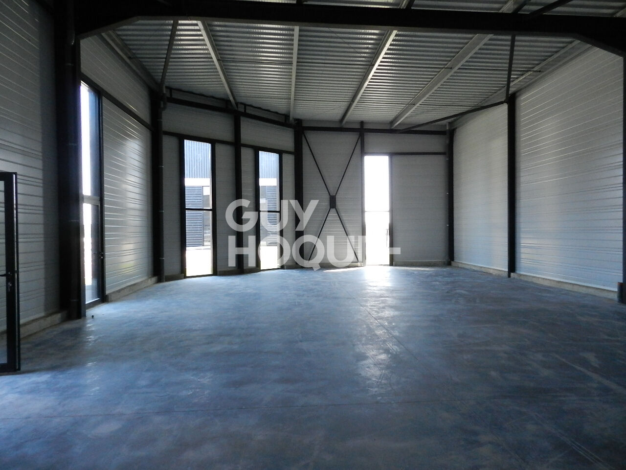 LOCAL ACTIVITE  DIVISIBLE  A LA  BREDE A LOUER