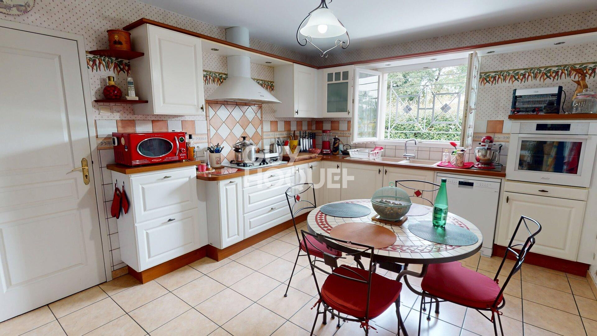 Maison à Vendre Piscine, Garage, Cave