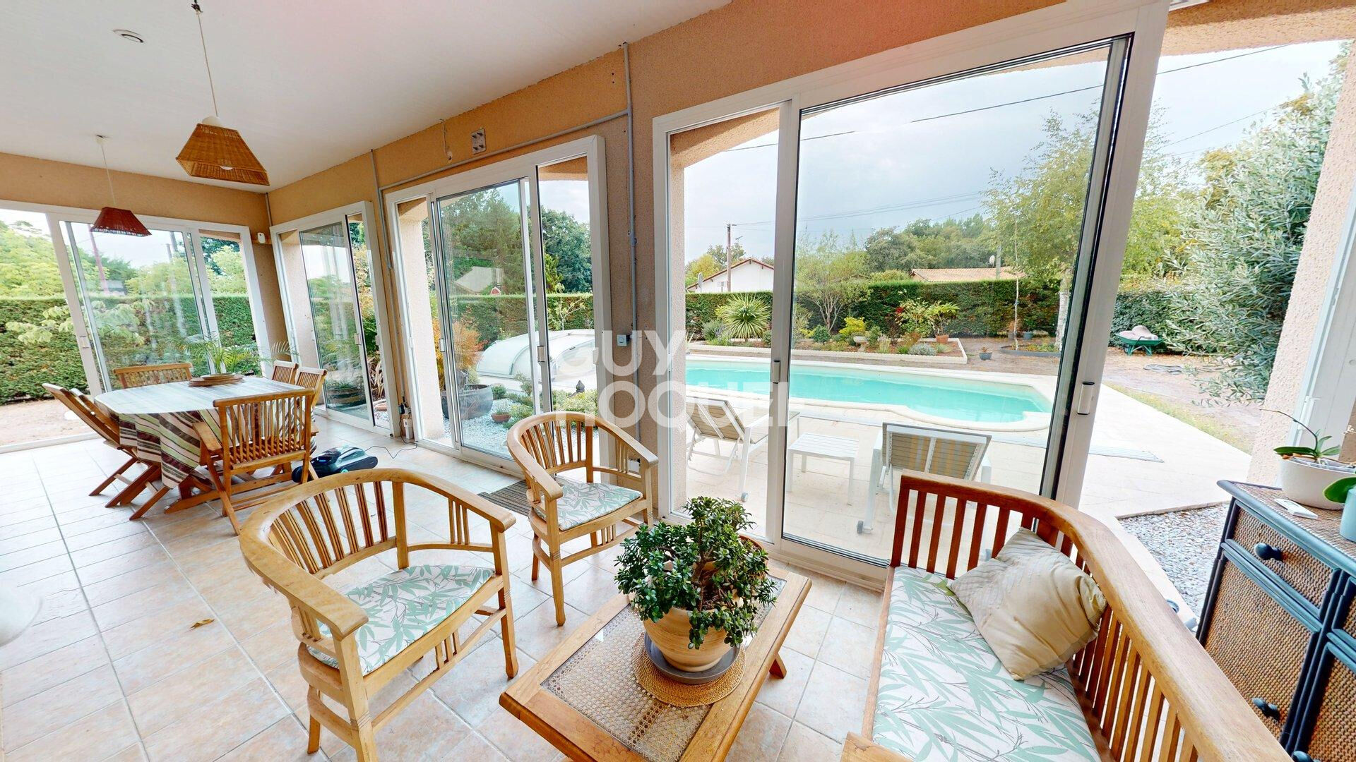 Maison à Vendre Piscine, Garage, Cave