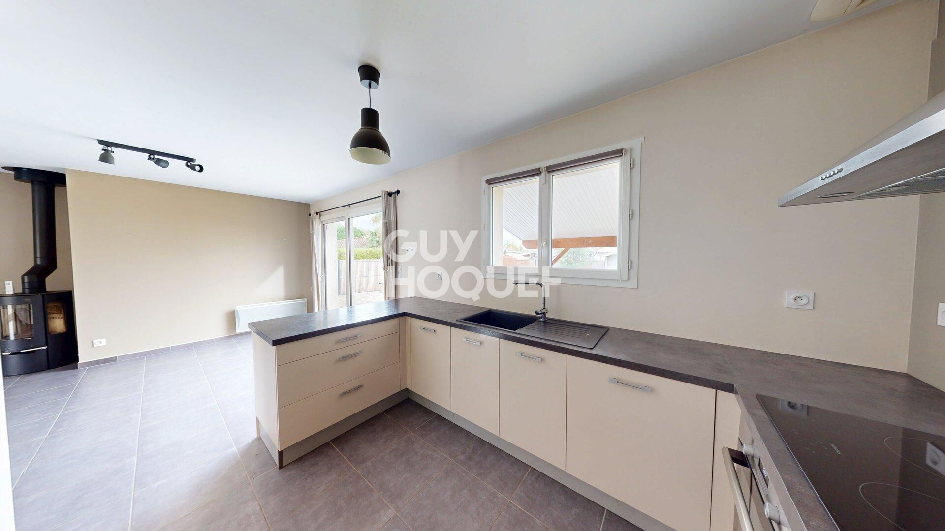 Maison récente avec piscine chauffée ? environnement calme