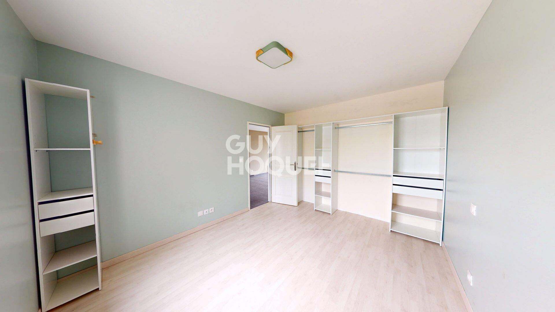 Maison récente avec piscine chauffée ? environnement calme