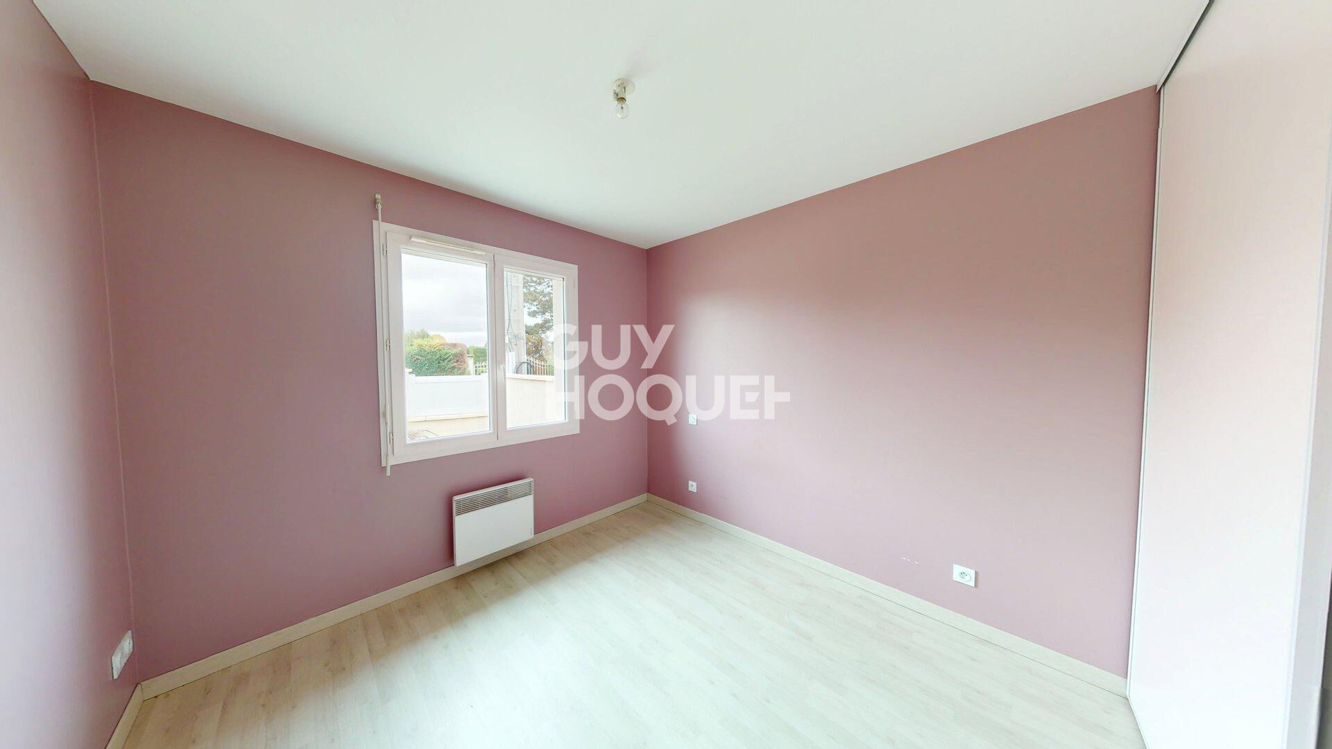 Maison récente avec piscine chauffée ? environnement calme