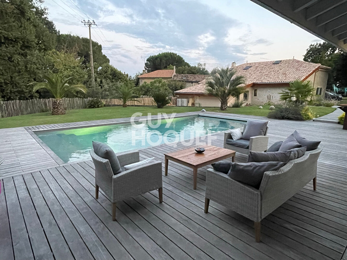 Proche TARGON maison à louer 4 chambres  230 m2