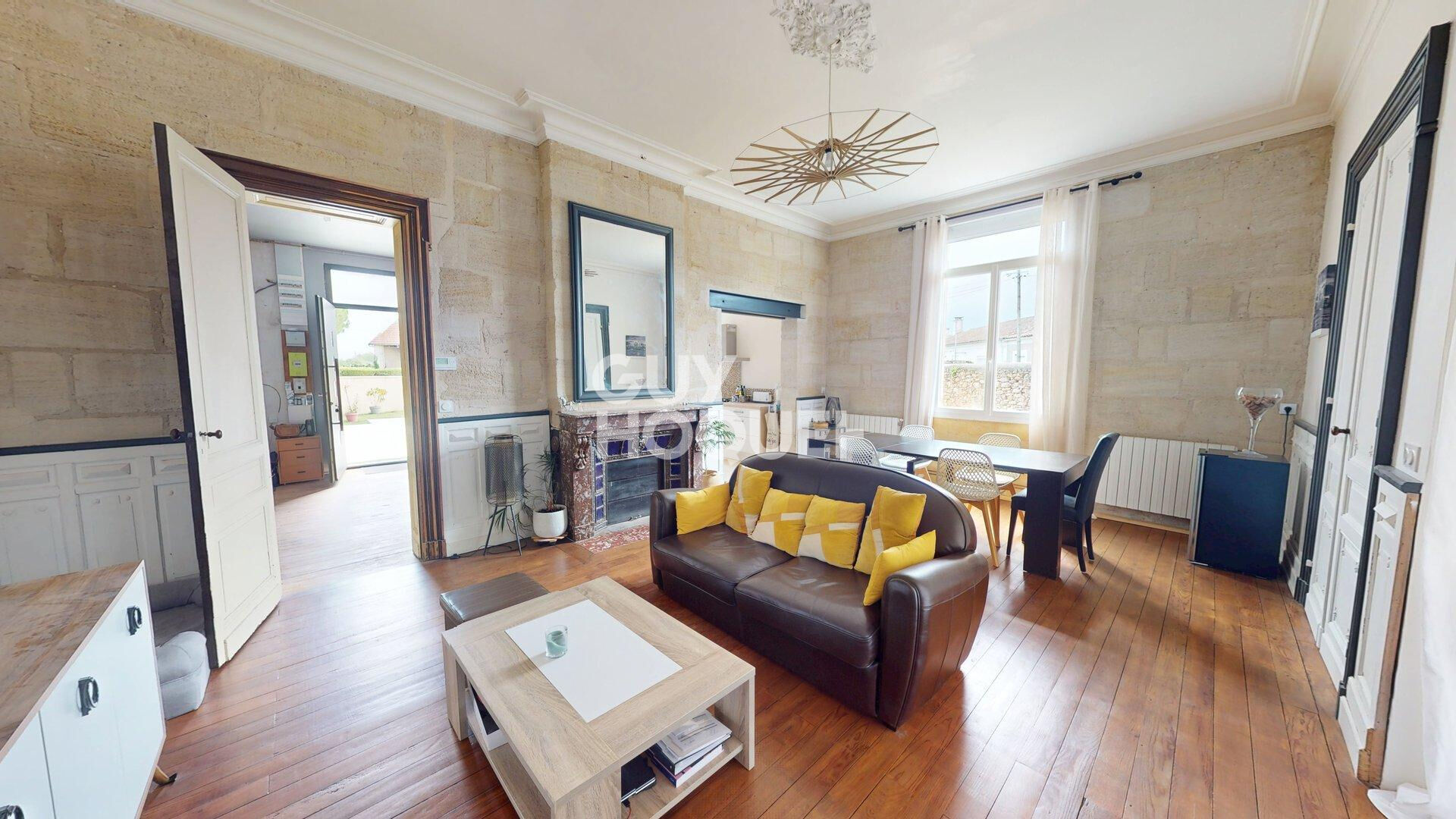 Maison spacieuse -7 pièces avec piscine