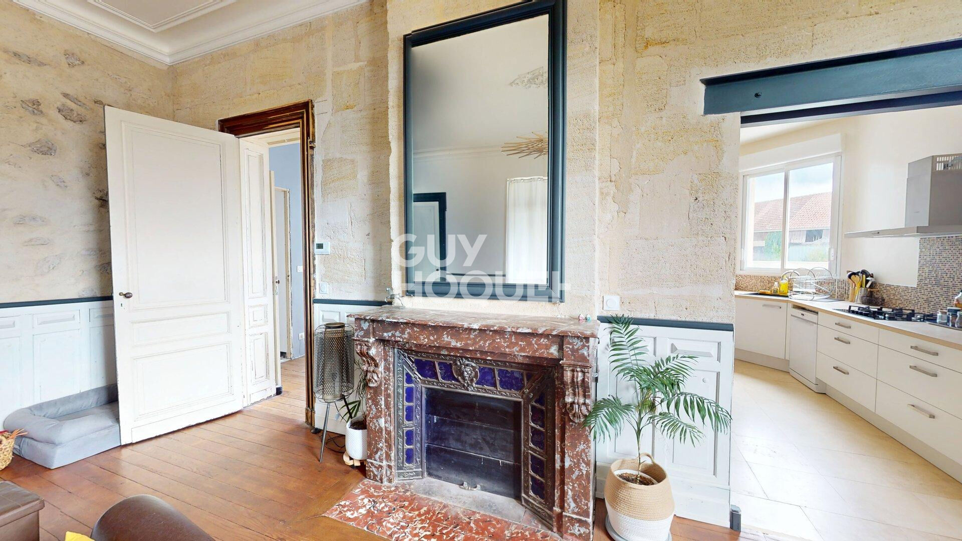 Maison spacieuse -7 pièces avec piscine