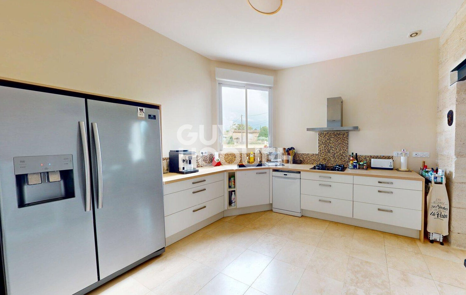 Maison spacieuse -7 pièces avec piscine