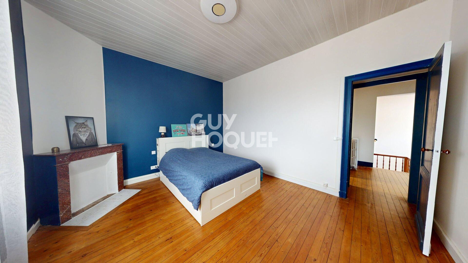 Maison spacieuse -7 pièces avec piscine