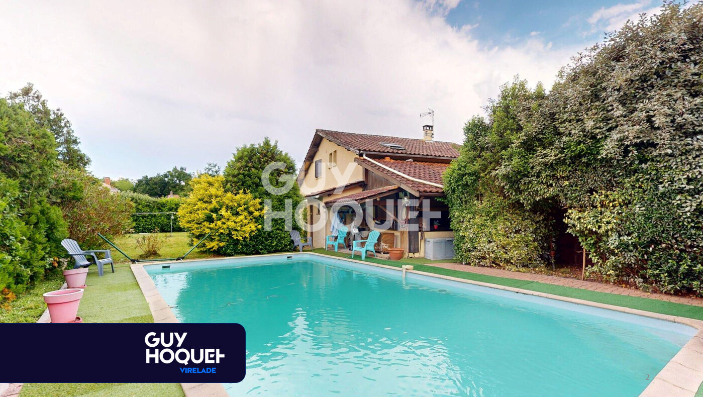 Maison spacieuse avec dépendances A VENDRE.