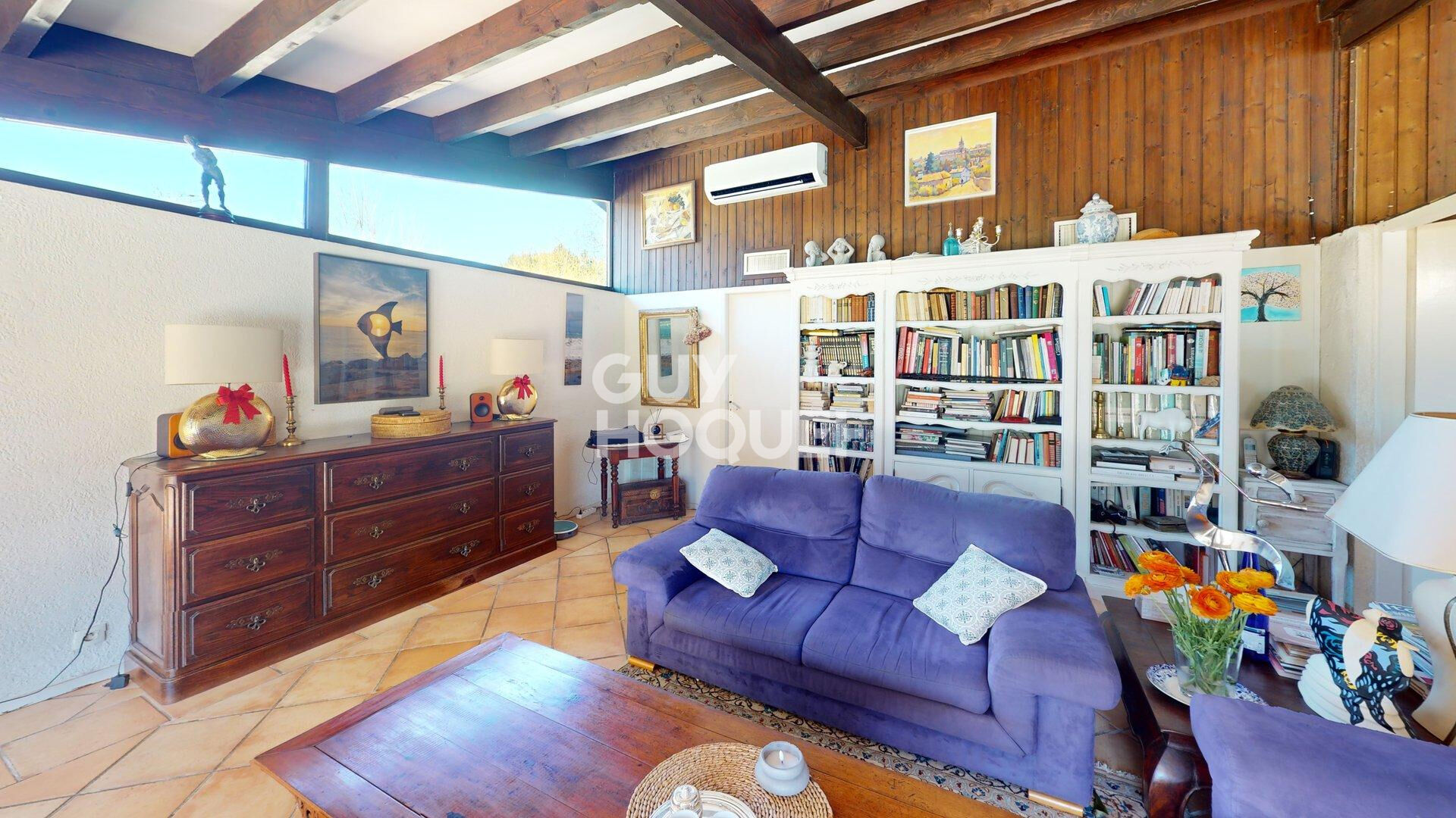 À Saint-Selve, cette Maison d'Architecte esprit bassin coche toutes les cases...