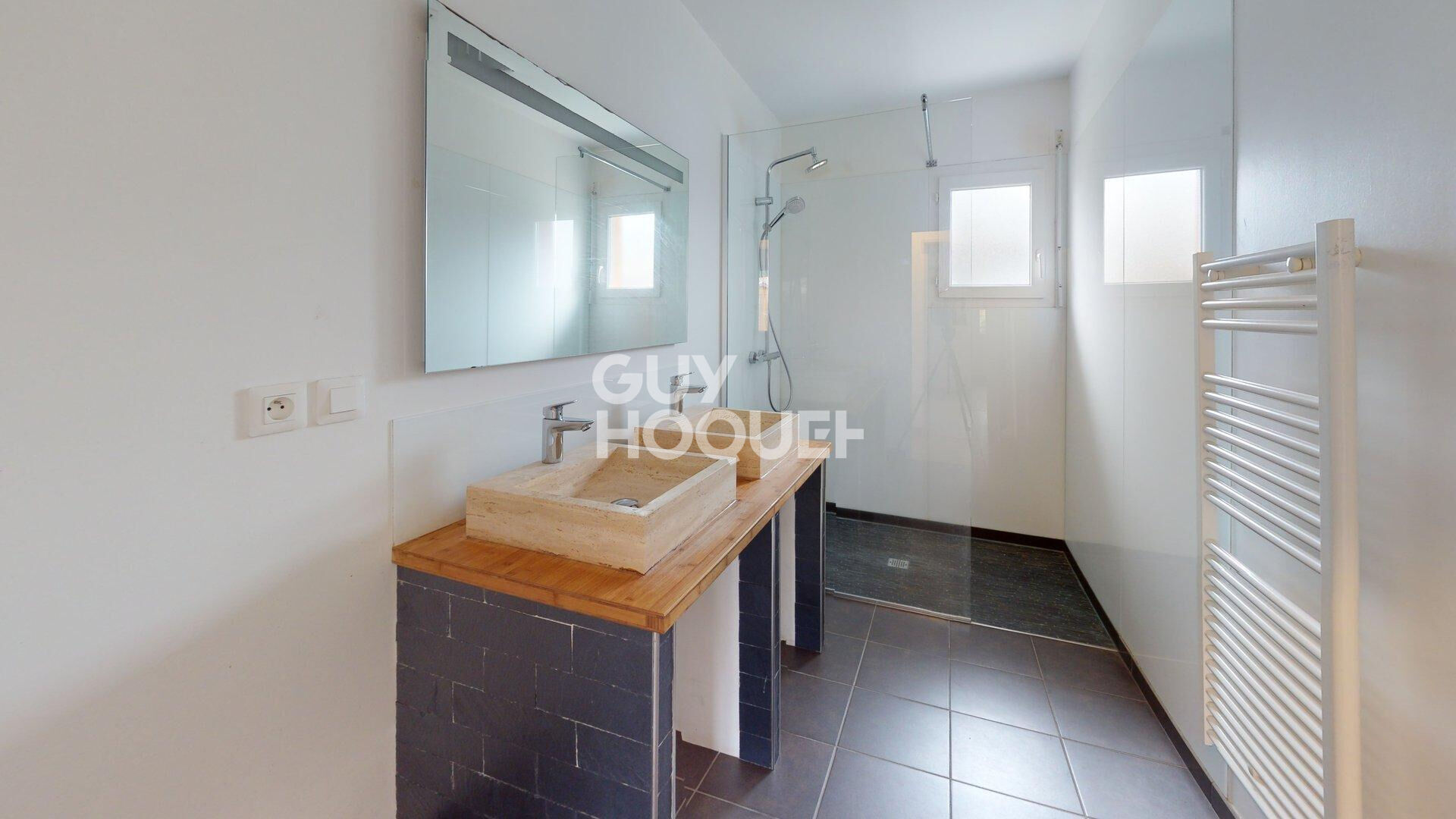 À vendre  Maison plain-pied  Secteur calme