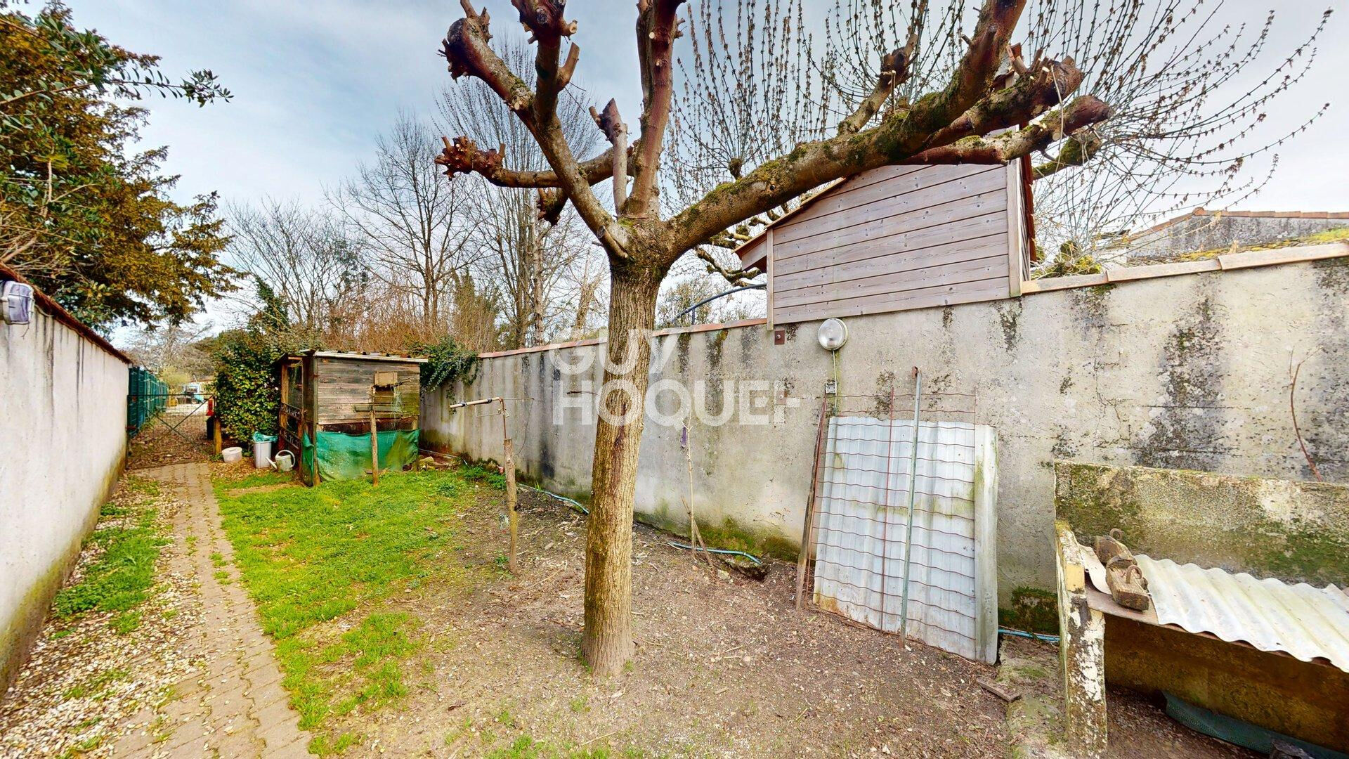 Maison avec jardin à vendre à Cadillac sur Garonne.
