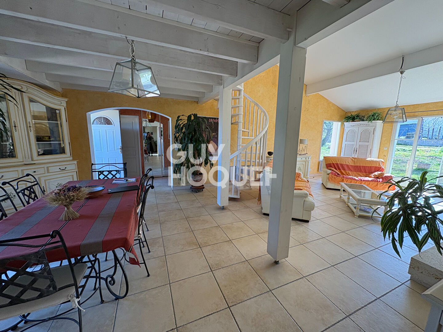 Maison au calme, avec garage