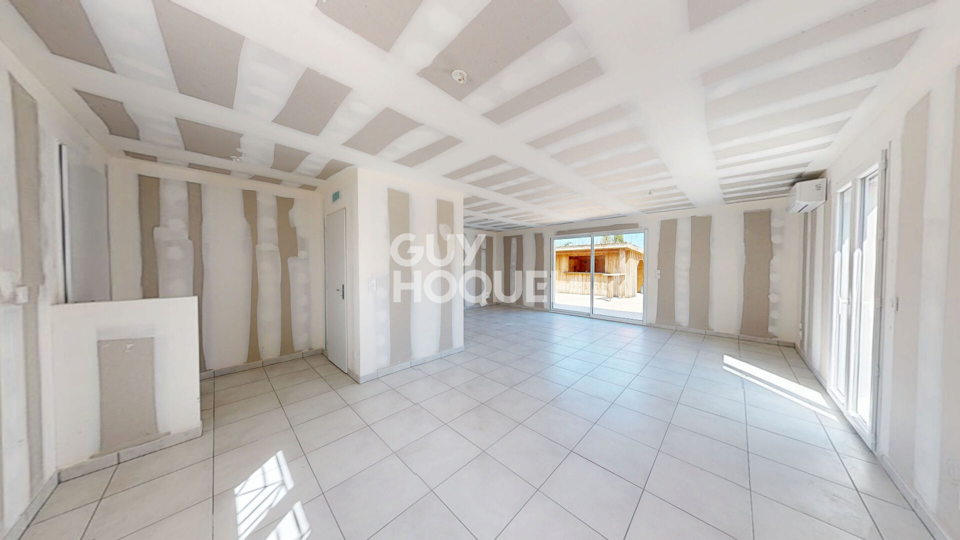 Maison neuve avec piscine