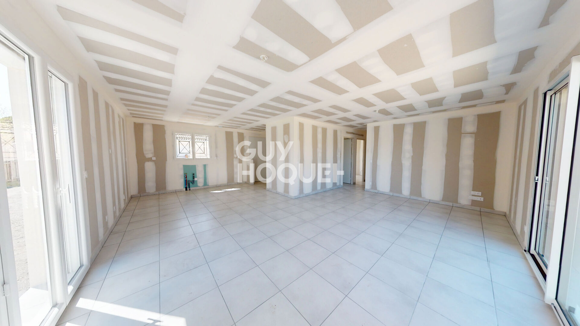 Maison neuve avec piscine