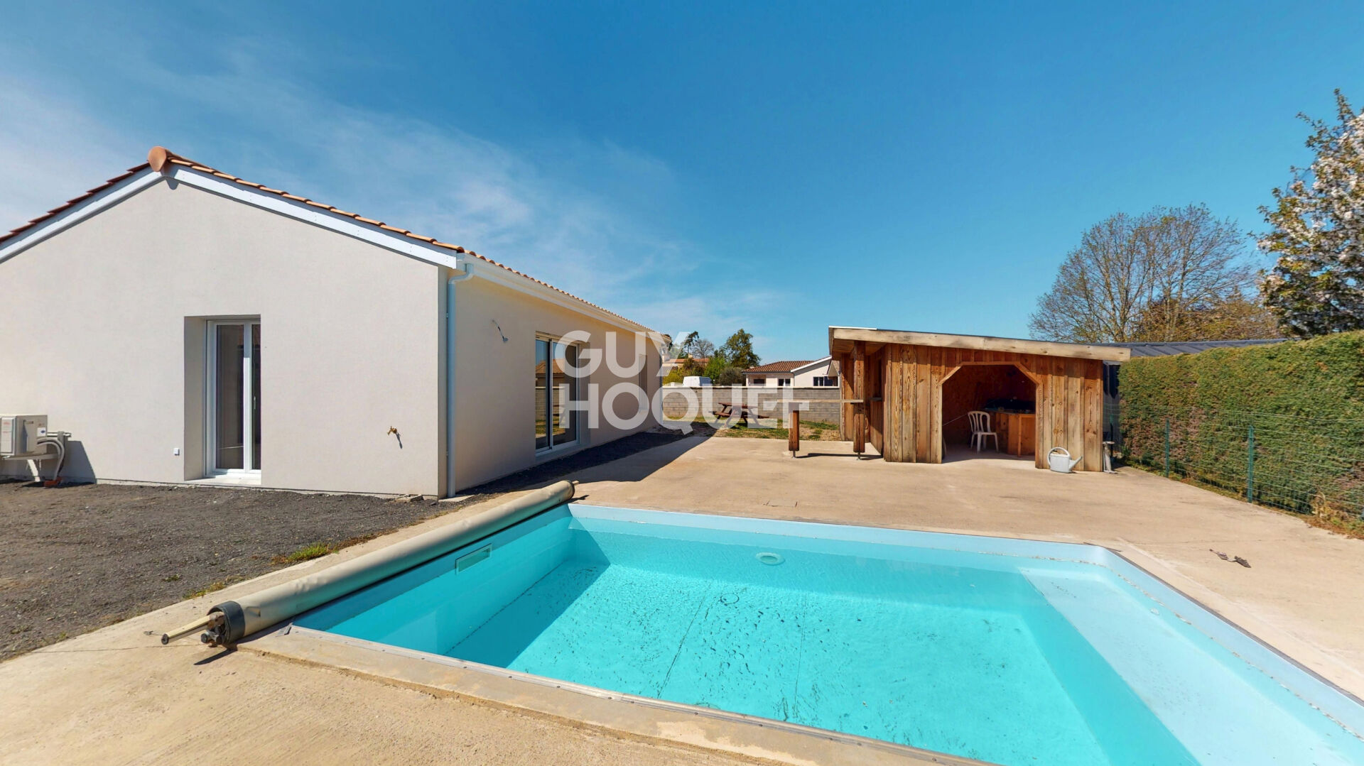 Maison neuve avec piscine
