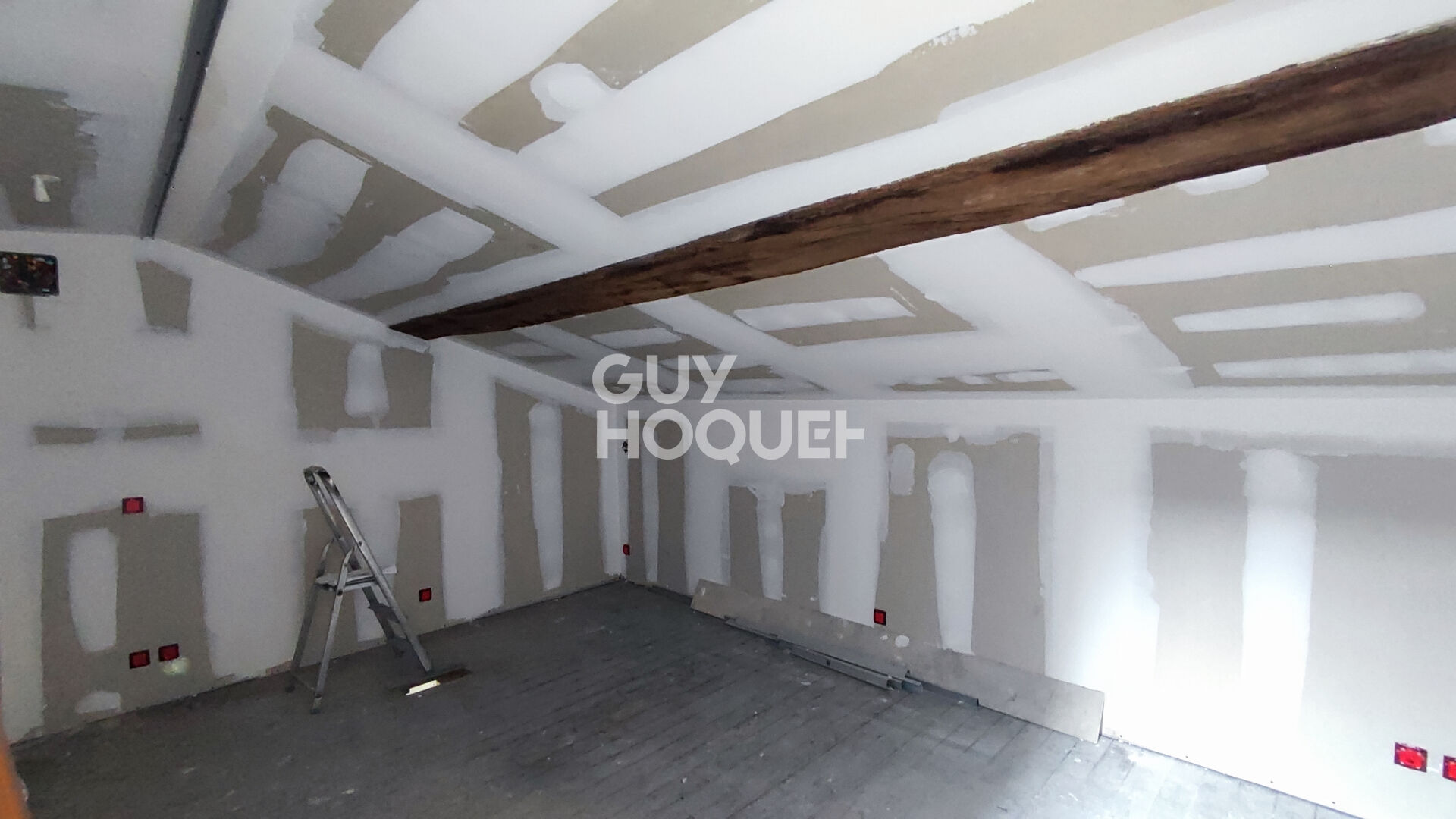 Maison à vendre , patio et garage