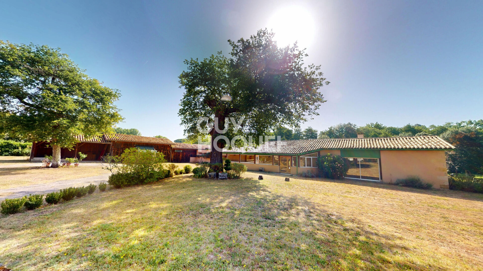 Maison Saint Symphorien 225 m2, dépendances et Parc