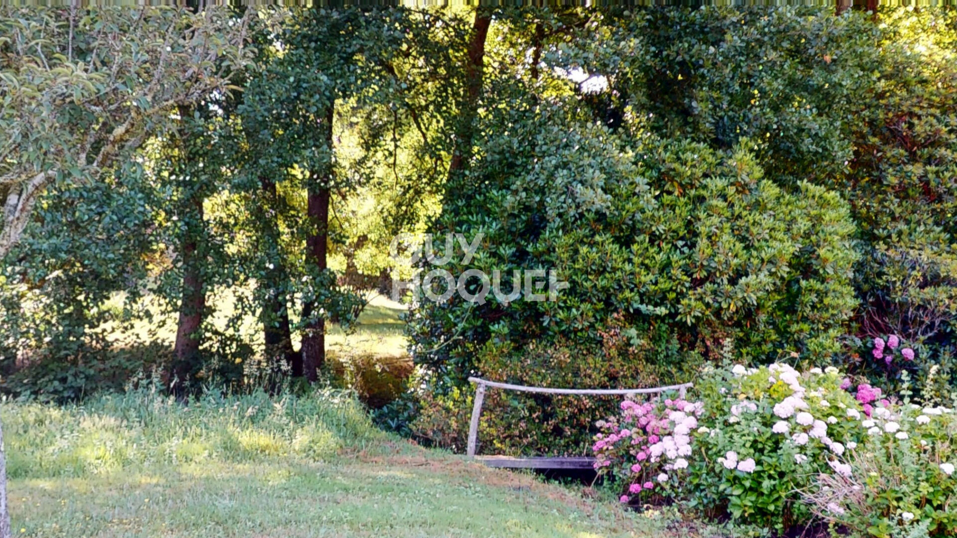 Maison Saint Symphorien 225 m2, dépendances et Parc