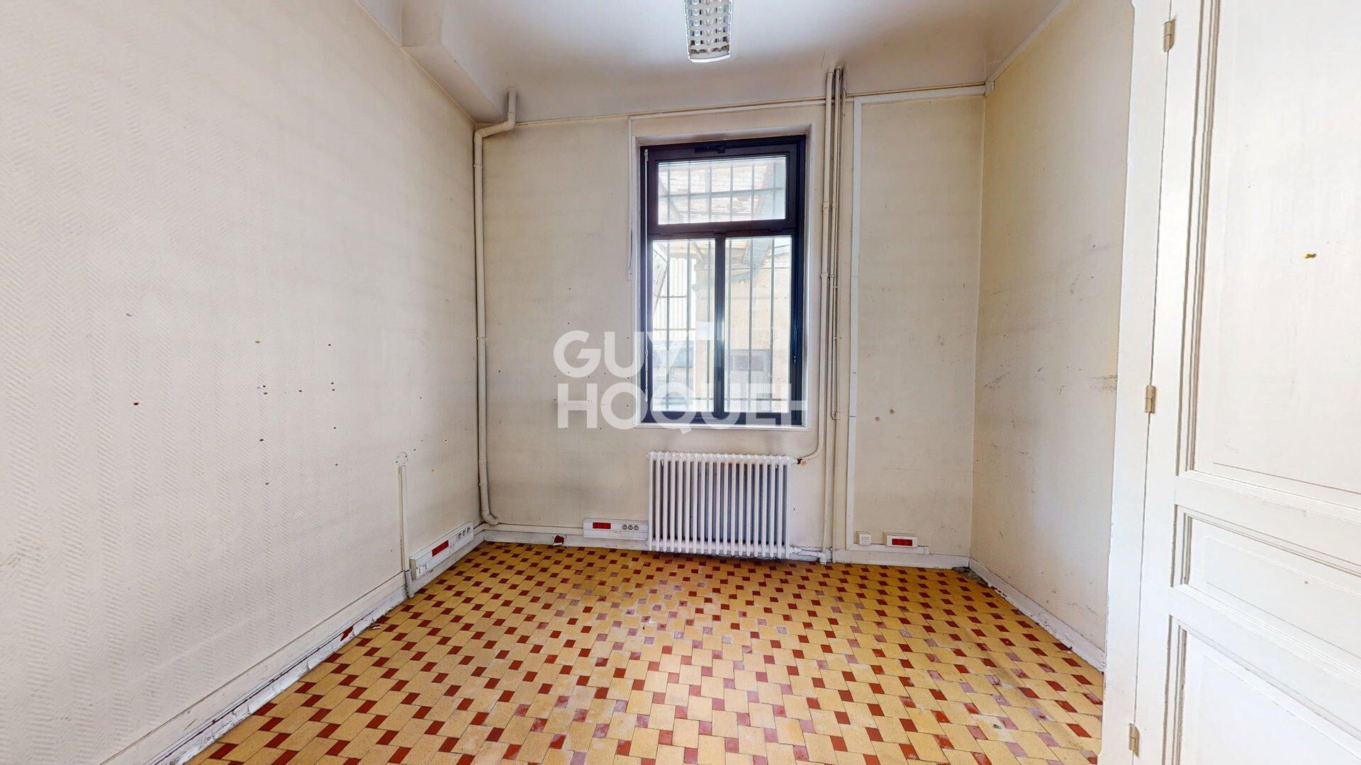 ENSEMBLE IMMOBILIER À FORT POTENTIEL ? C?UR DE PODENSAC