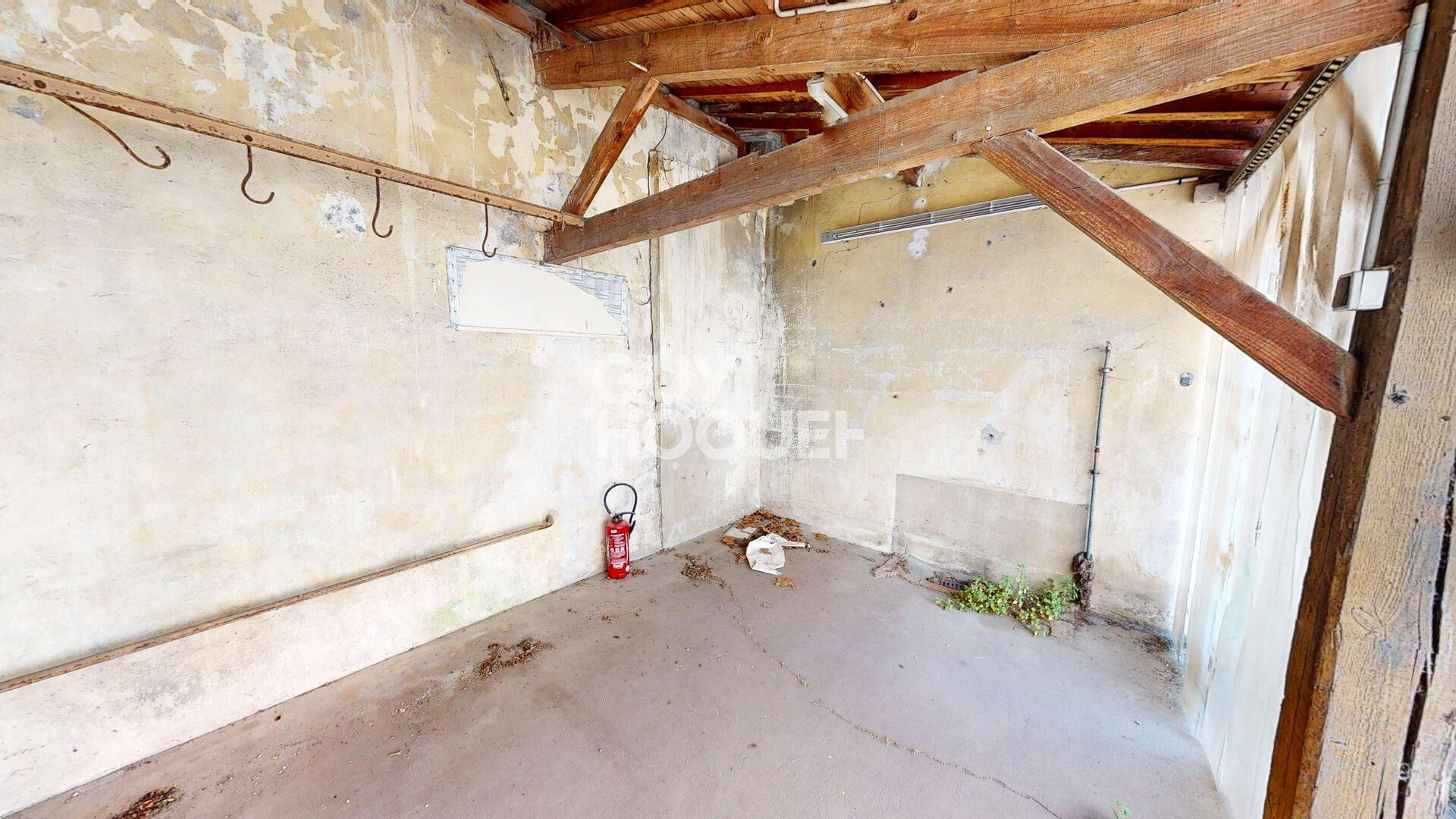 ENSEMBLE IMMOBILIER À FORT POTENTIEL ? C?UR DE PODENSAC