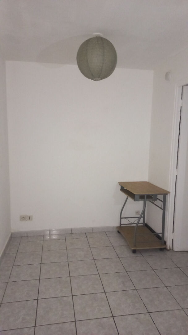 Studio avec jardin - Le Tampon - secteur Université - 18 m2