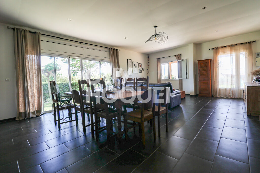 PROPRIETE - 220m2 - GUY HOQUET