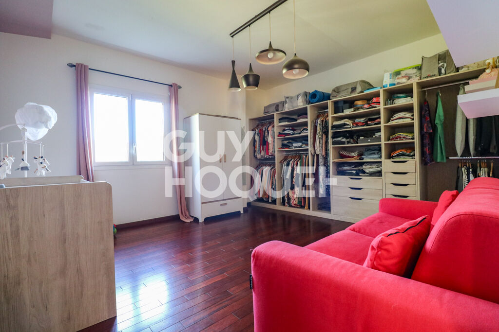 PROPRIETE - 220m2 - GUY HOQUET