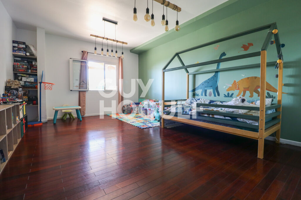 PROPRIETE - 220m2 - GUY HOQUET