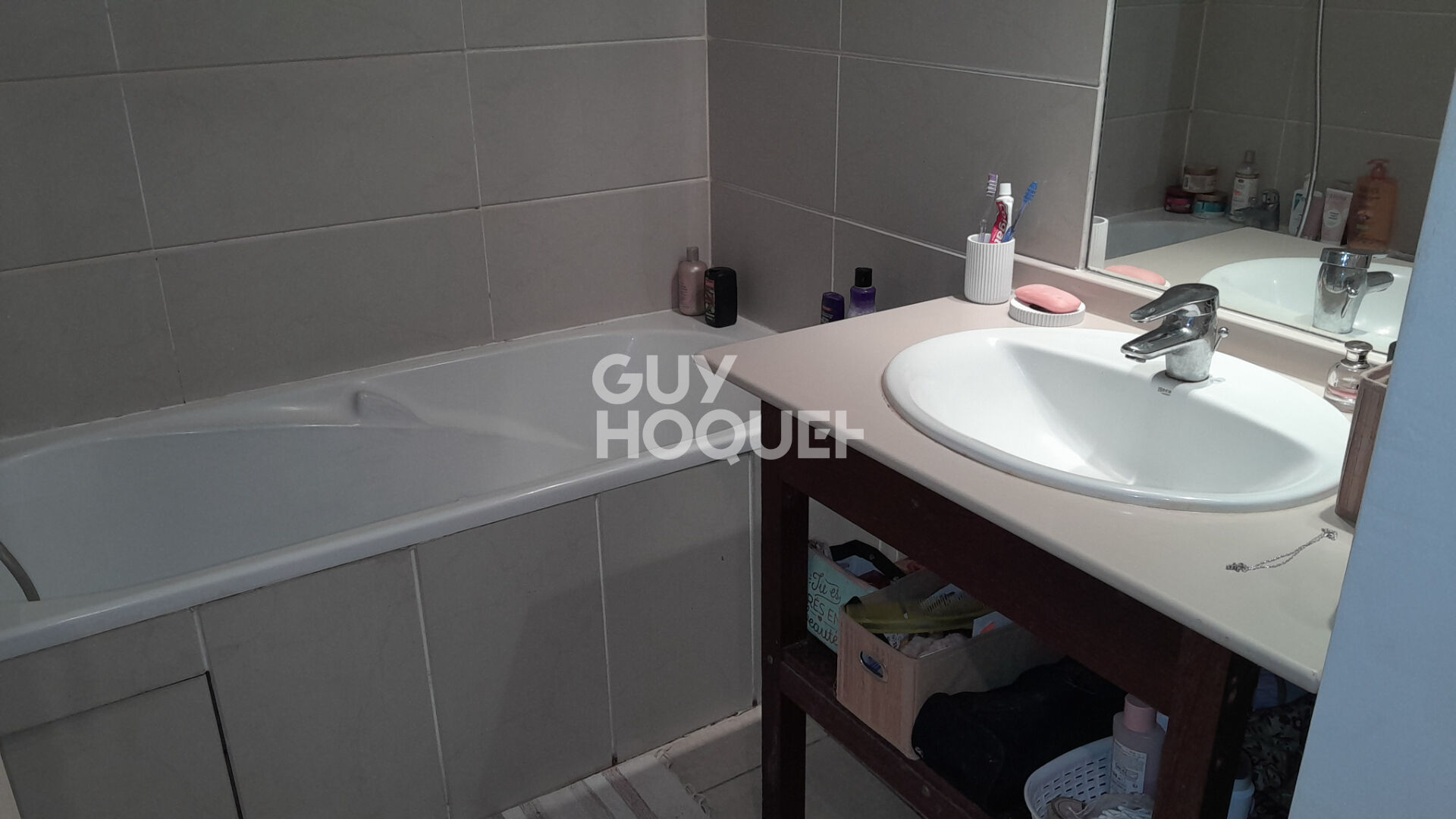 T2 A VENDRE  A BDN STE CLOTILDE