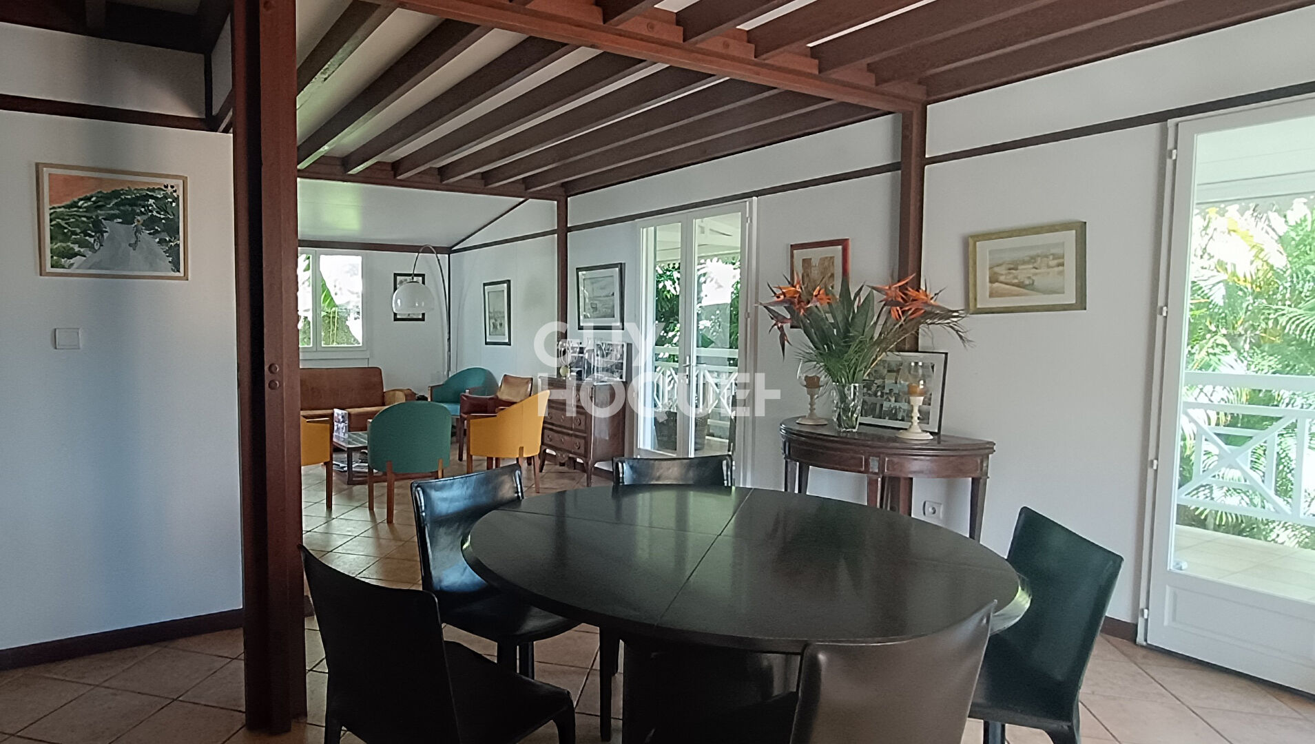 Maison d'exception nichée dans un écrin de verdure au Centre-ville de Saint-Pierre