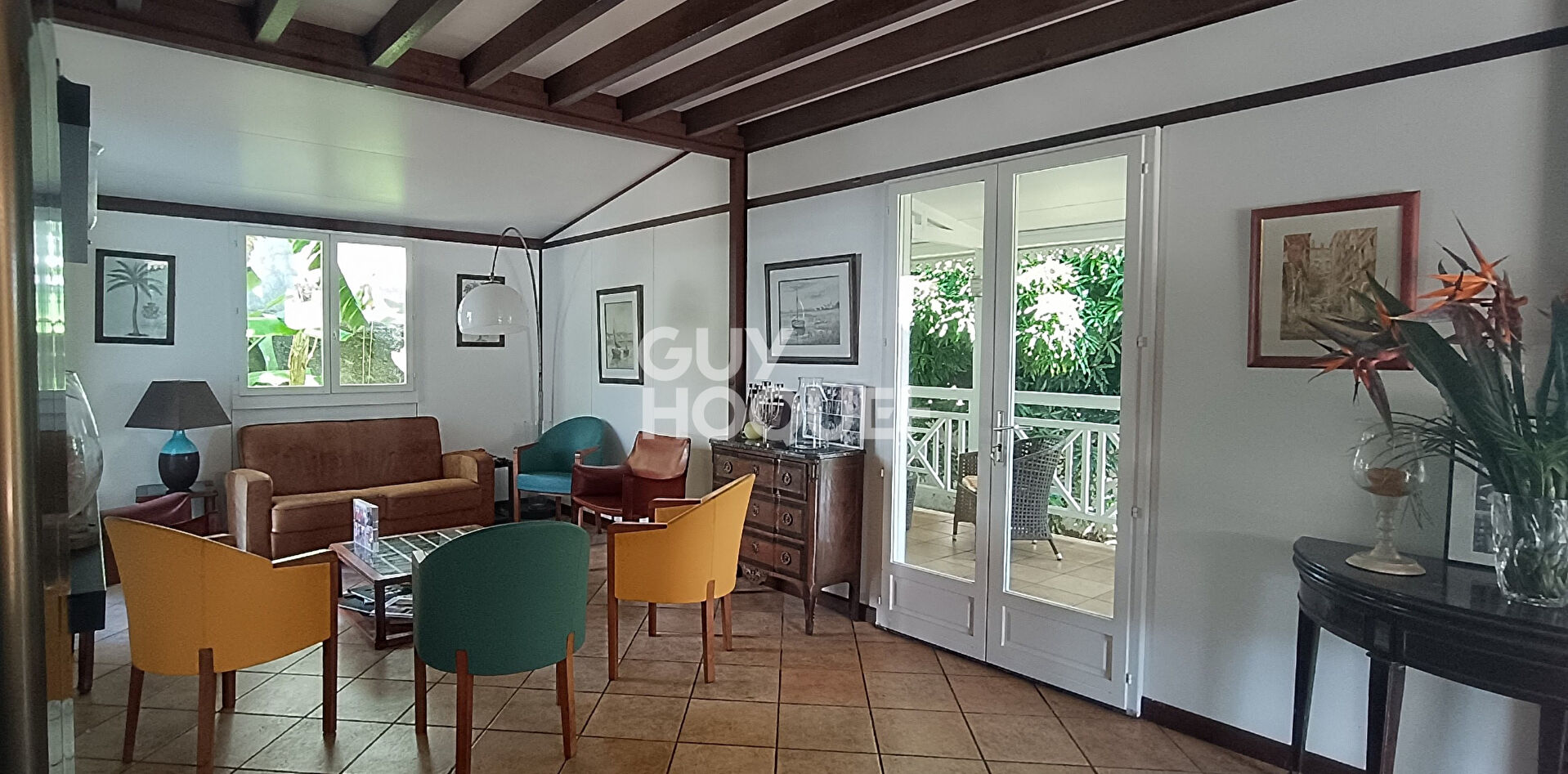 Maison d'exception nichée dans un écrin de verdure au Centre-ville de Saint-Pierre