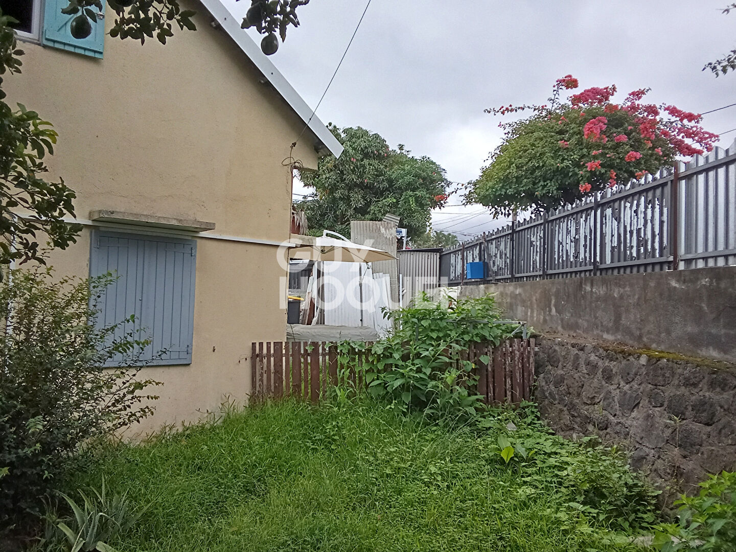 Maison 8 pièces 140m² avec dépendance - LE TAMPON