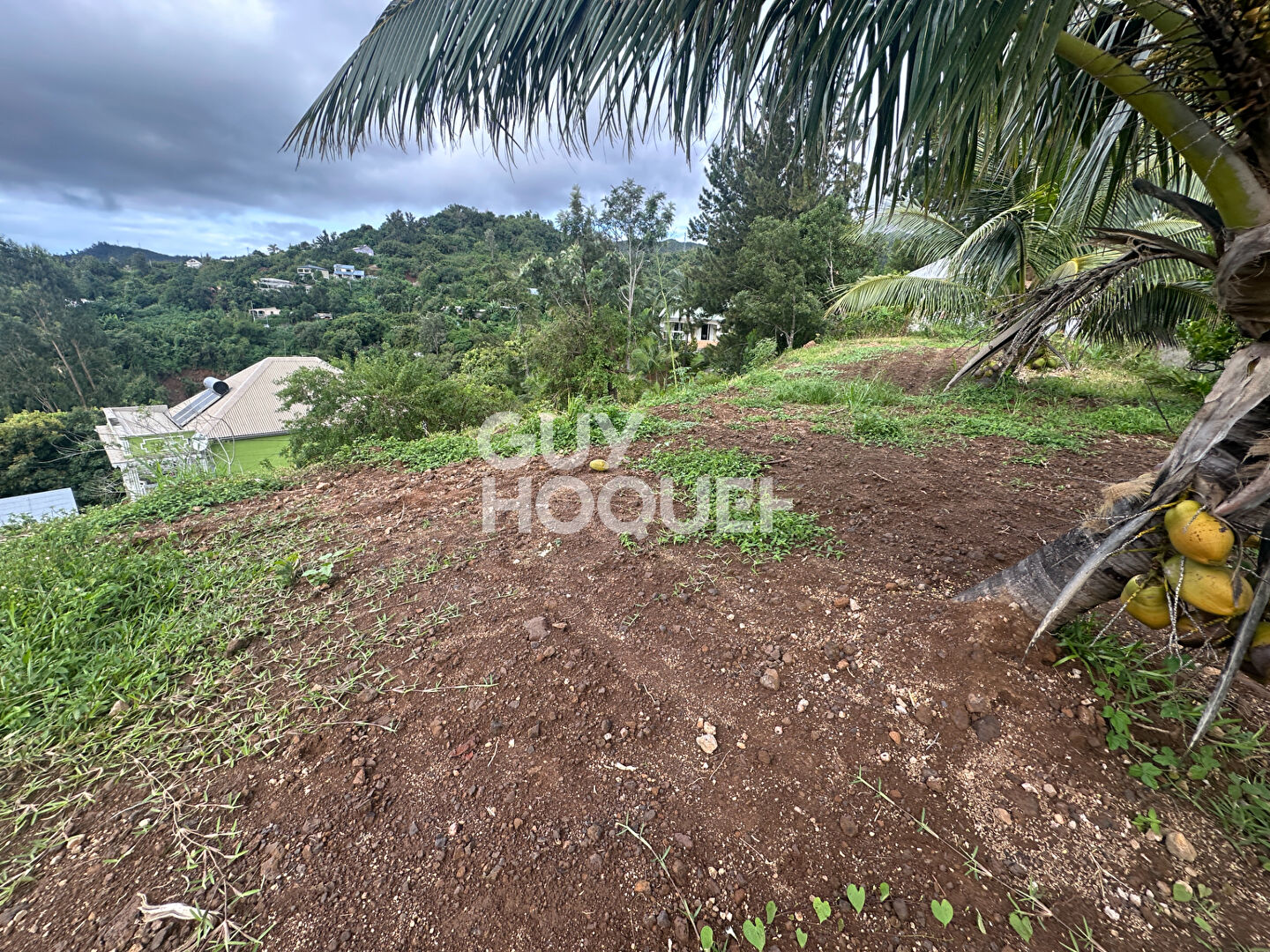 À VENDRE  Terrain constructible de 576 m² à Saint-Bernard