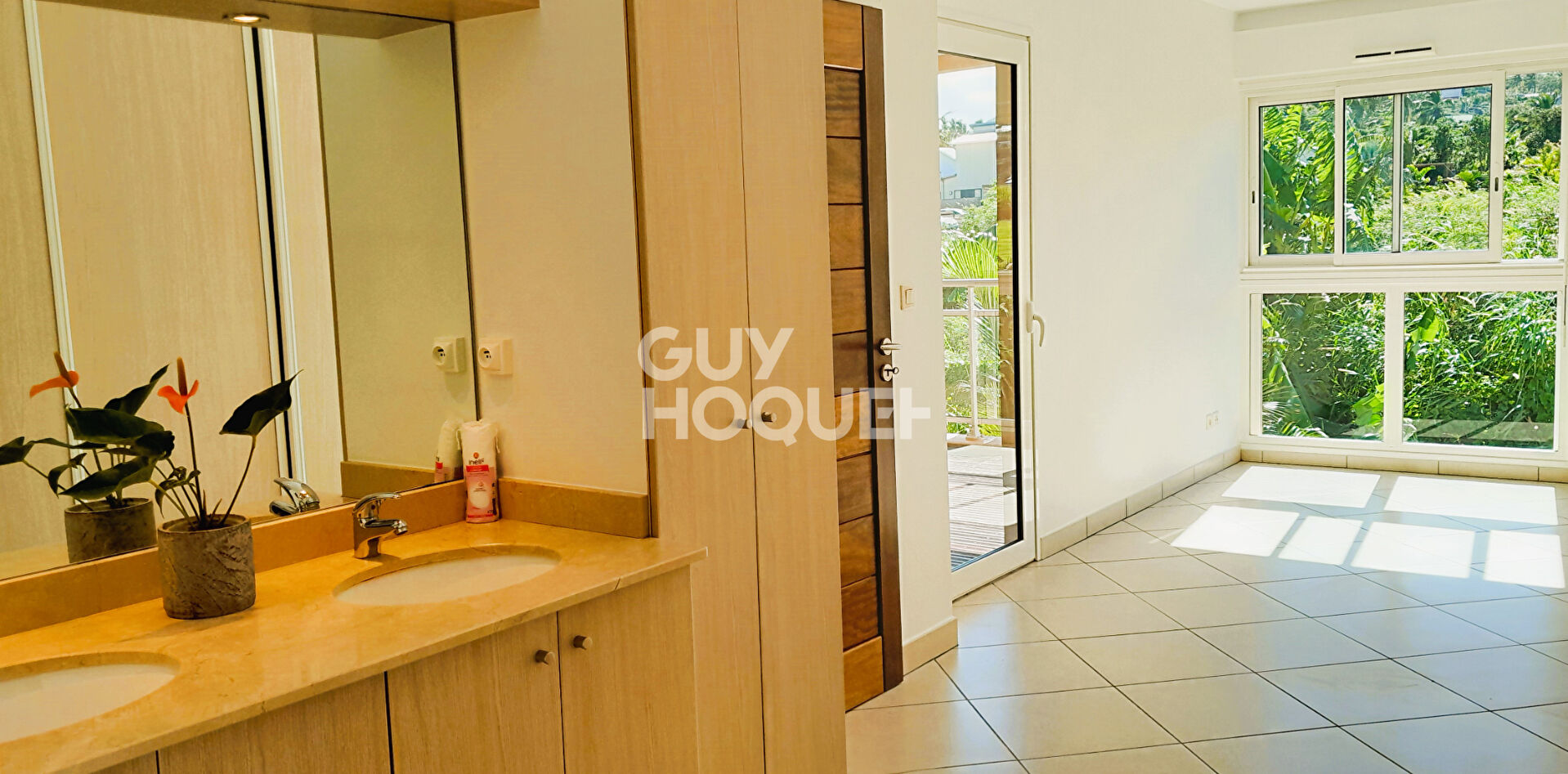 SAINT PIERRE( Terre Rouge)