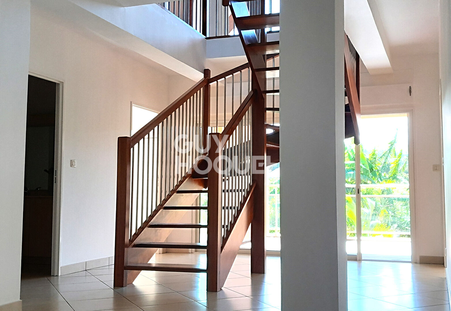 SAINT PIERRE( Terre Rouge)