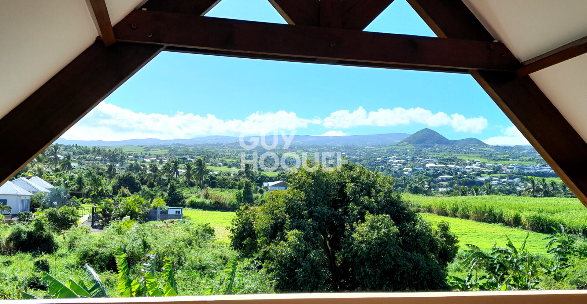 SAINT PIERRE( Terre Rouge)