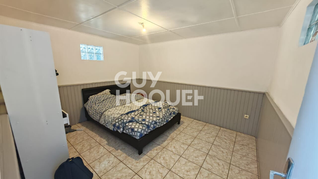 Maison  8 pièces 233.83 m2